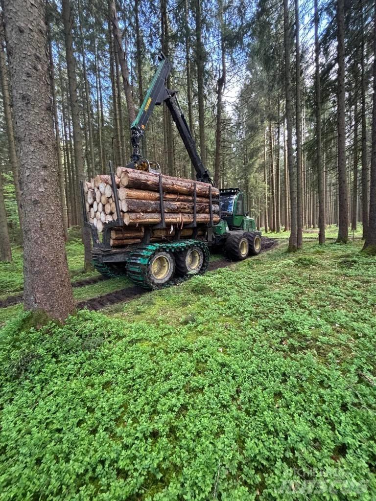 John Deere 1110E Форвардери