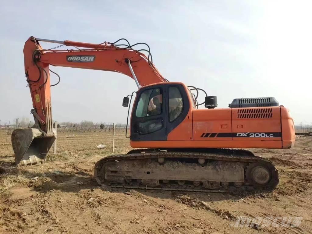 Doosan DX300LC Гусеничні екскаватори