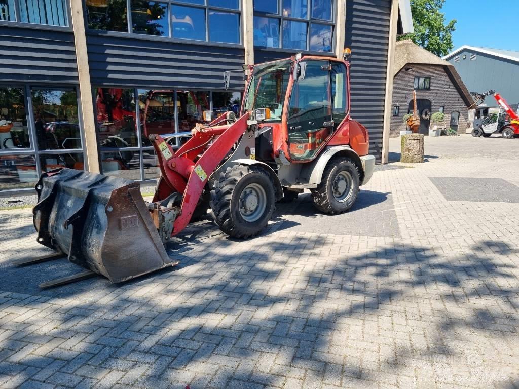 Komatsu WA 70-5 Фронтальні навантажувачі