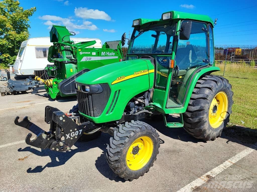 John Deere 4520 Трактори