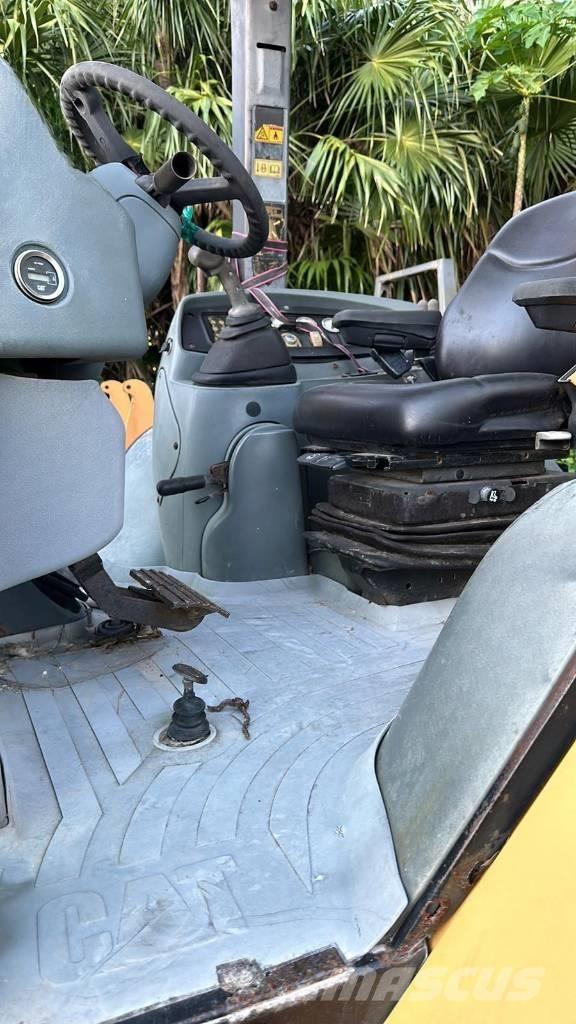 CAT 420 D IT Екскаватори-навантажувачі