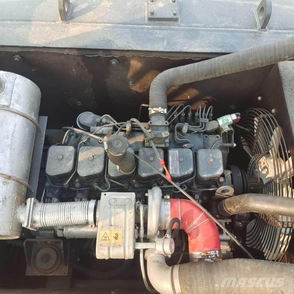 Hyundai R220LC-9S Гусеничні екскаватори