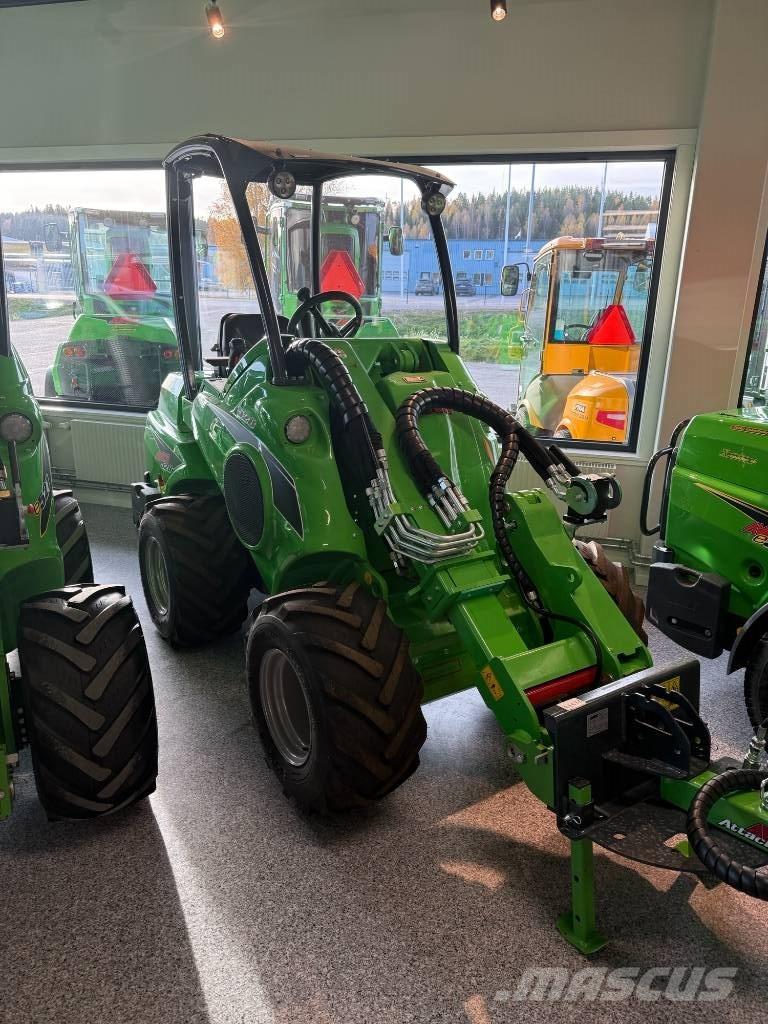 Avant 528 Міні-навантажувачі