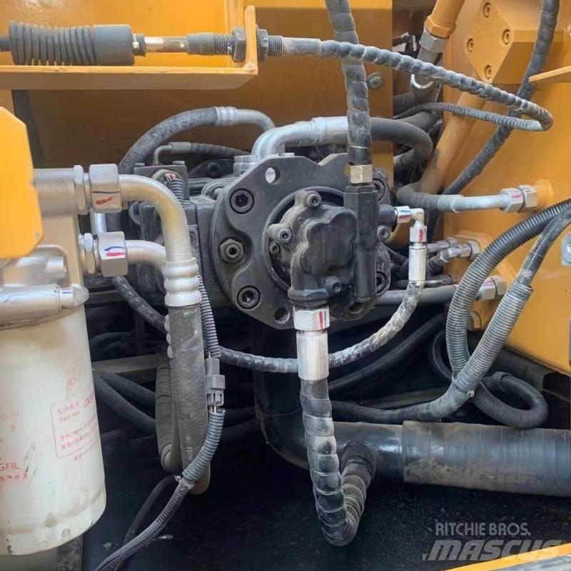 Sany SY 135 Гусеничні екскаватори