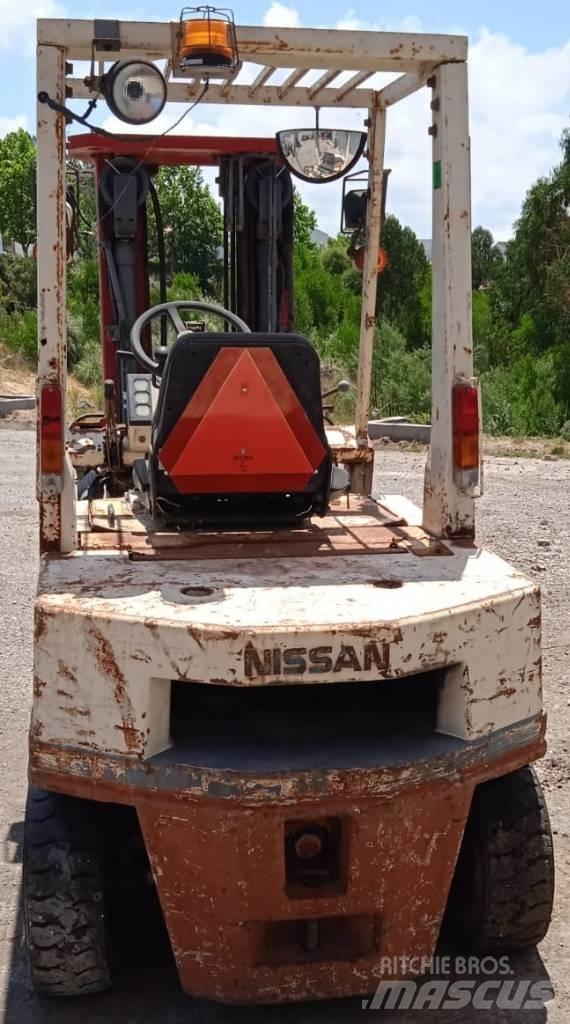 Nissan EH02A20U Дизельні навантажувачі
