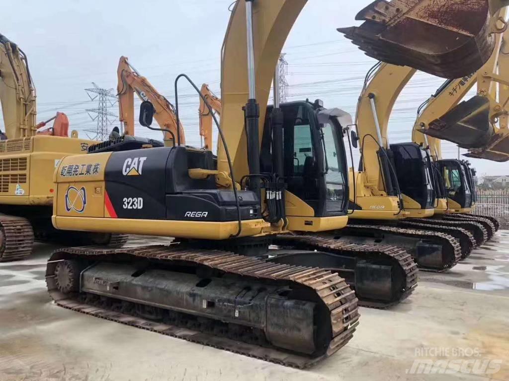 CAT 323 D Гусеничні екскаватори
