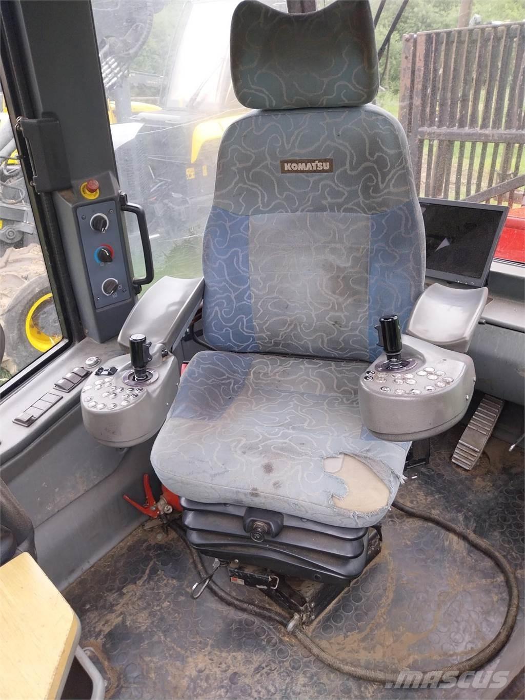 Komatsu 860.4 Форвардери