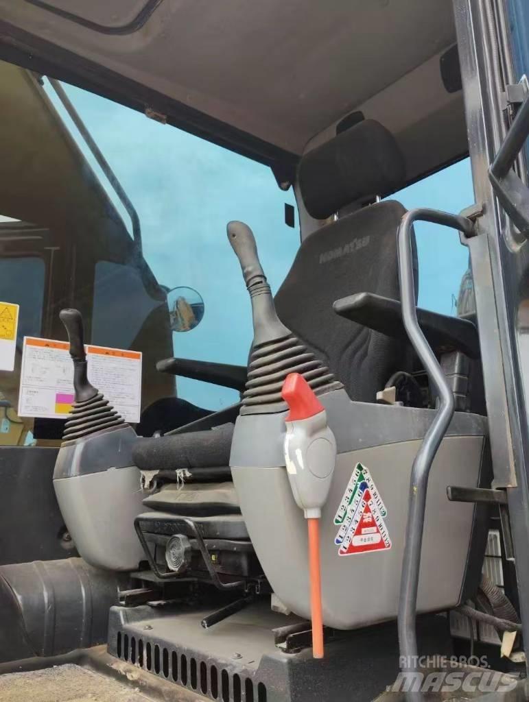 Kobelco 130 Гусеничні екскаватори