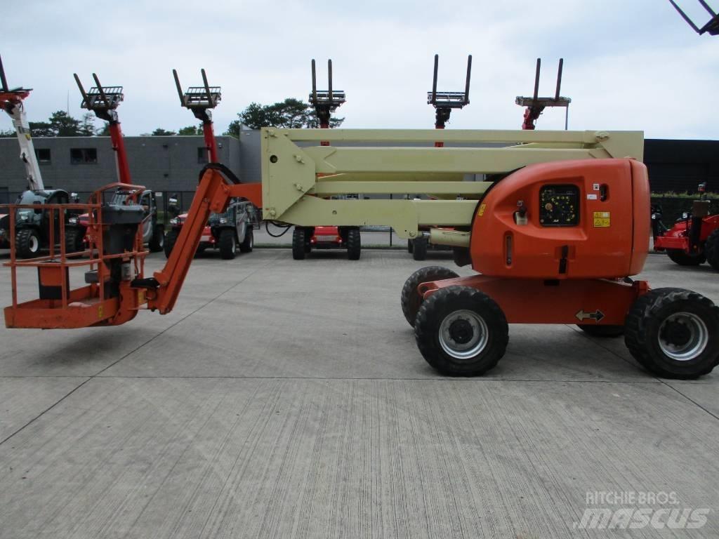 JLG 450 AJ (868) Компактні самохідні стрілові підйомники