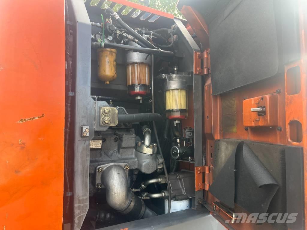 Hitachi ZX 145 W-3 Колісні екскаватори