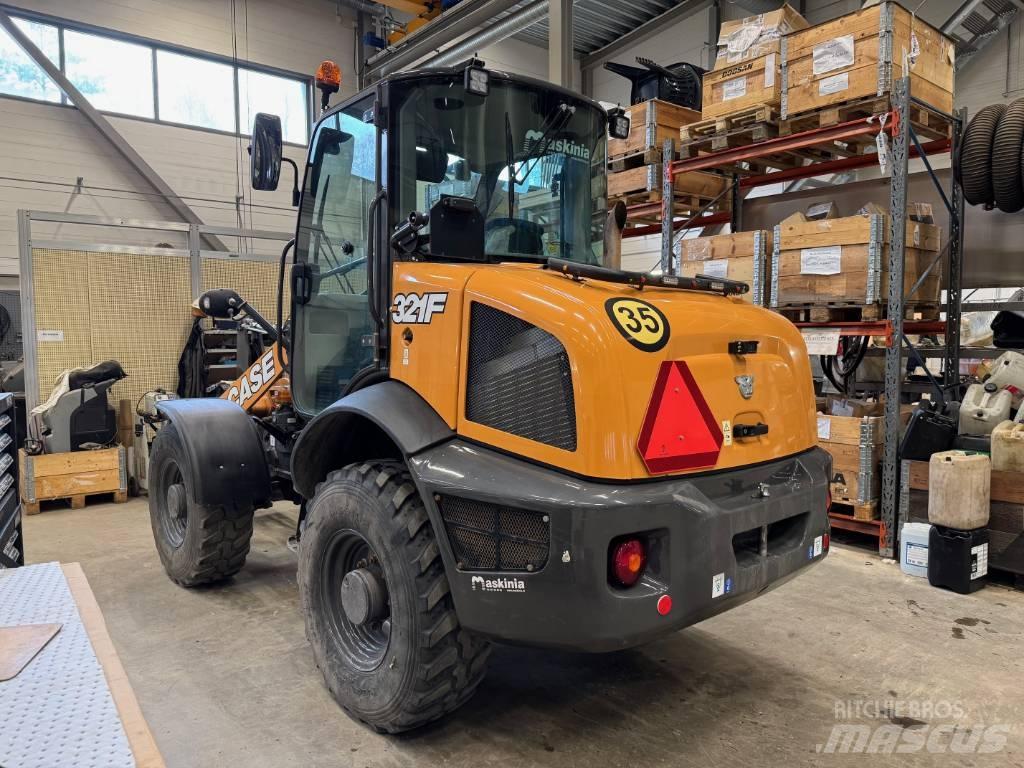CASE 321F Фронтальні навантажувачі