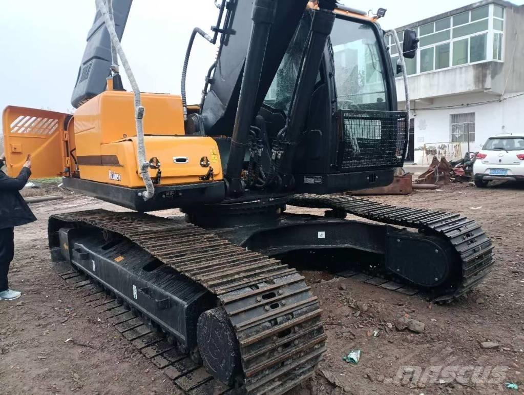 Hyundai 220LC-9S Гусеничні екскаватори