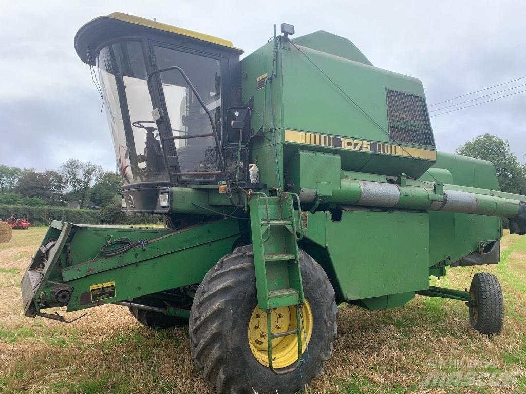 New Holland 1075 Зернозбиральні комбайни