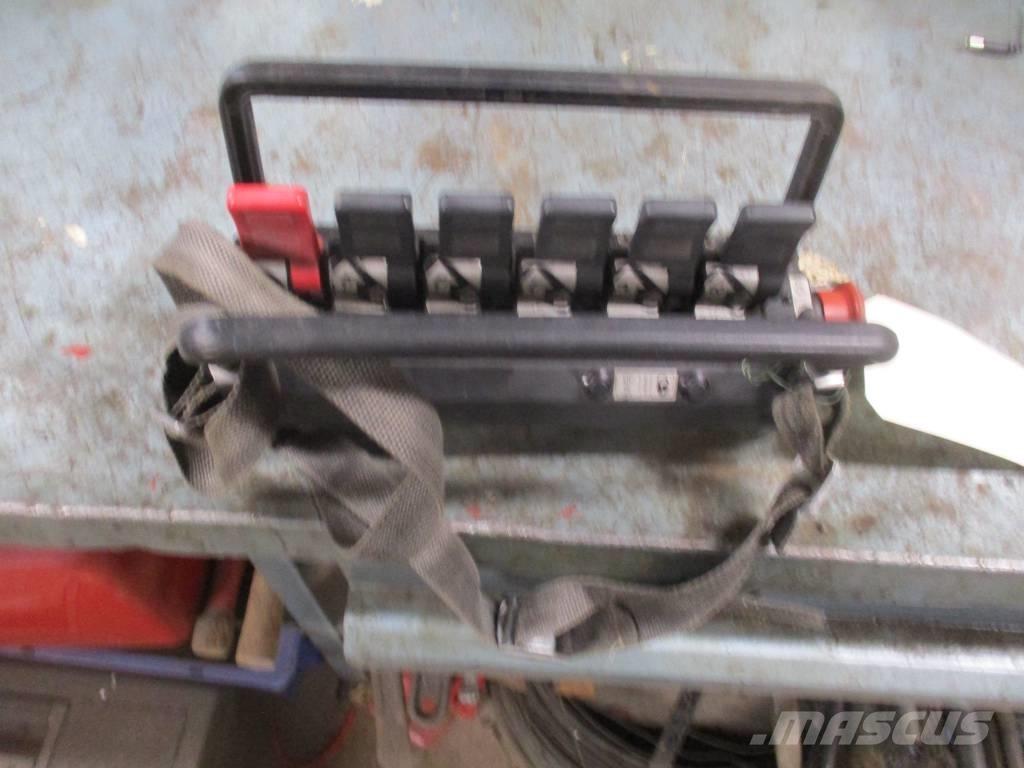 Hiab 245E-5 Крани вантажників