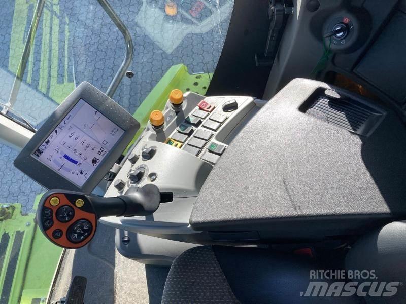 CLAAS LEXION 650 Зернозбиральні комбайни