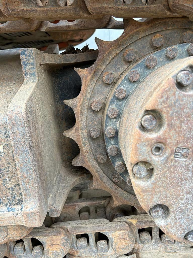 Hitachi ZX 225 US LC Гусеничні екскаватори