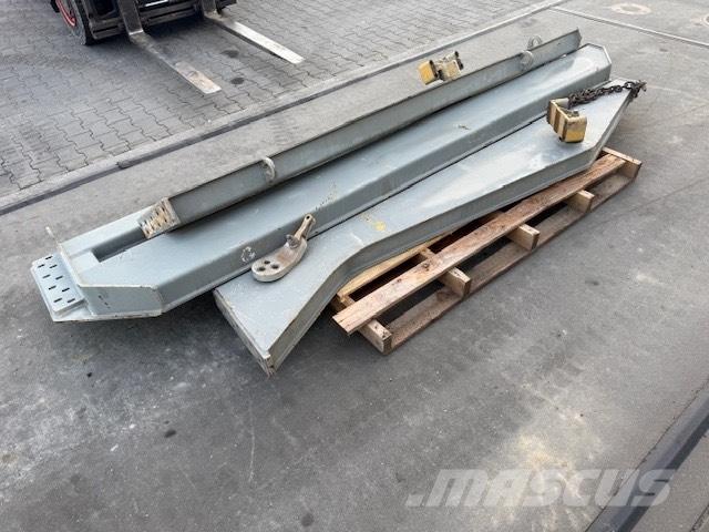CAT 740 TAILGATE Зчленовані самоскиди