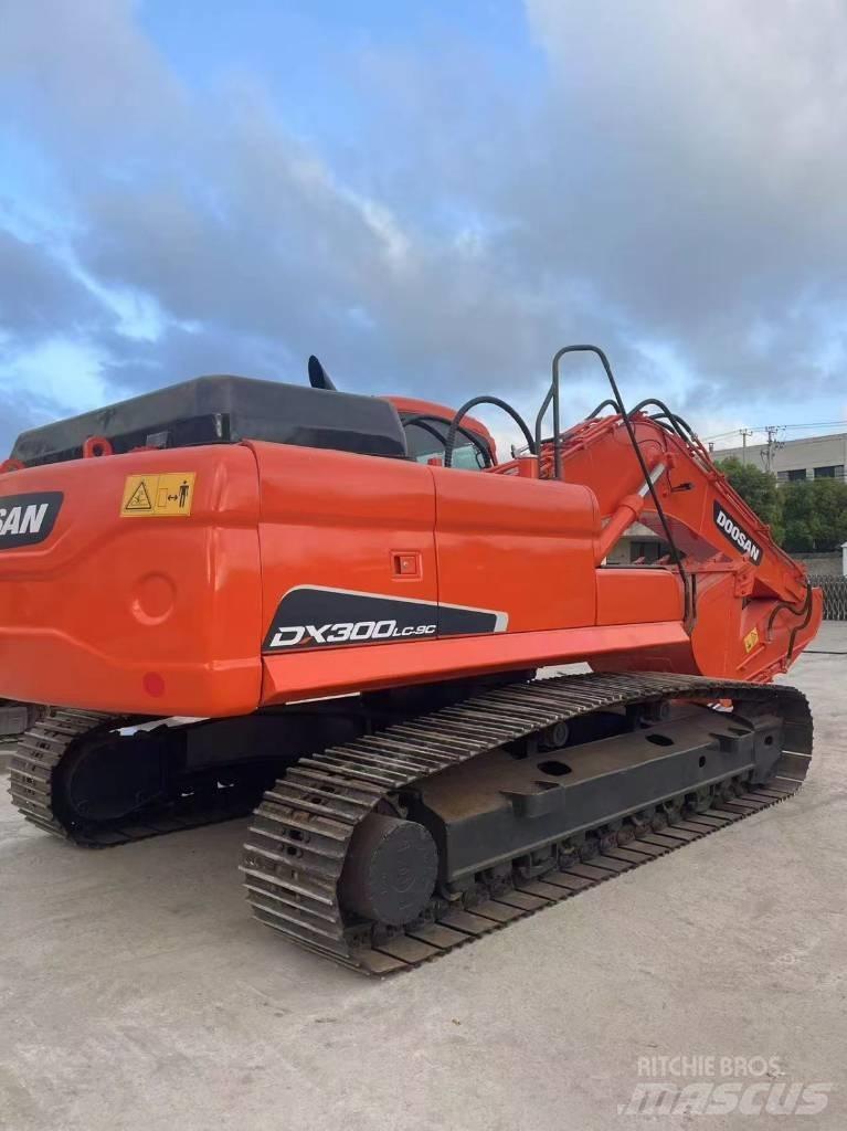 Doosan DX300LC-9C Гусеничні екскаватори