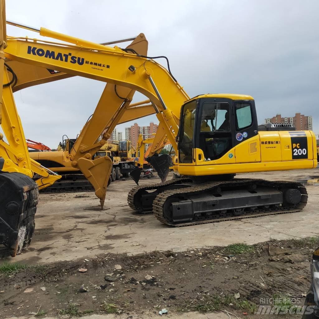 Komatsu PC200-7 Гусеничні екскаватори