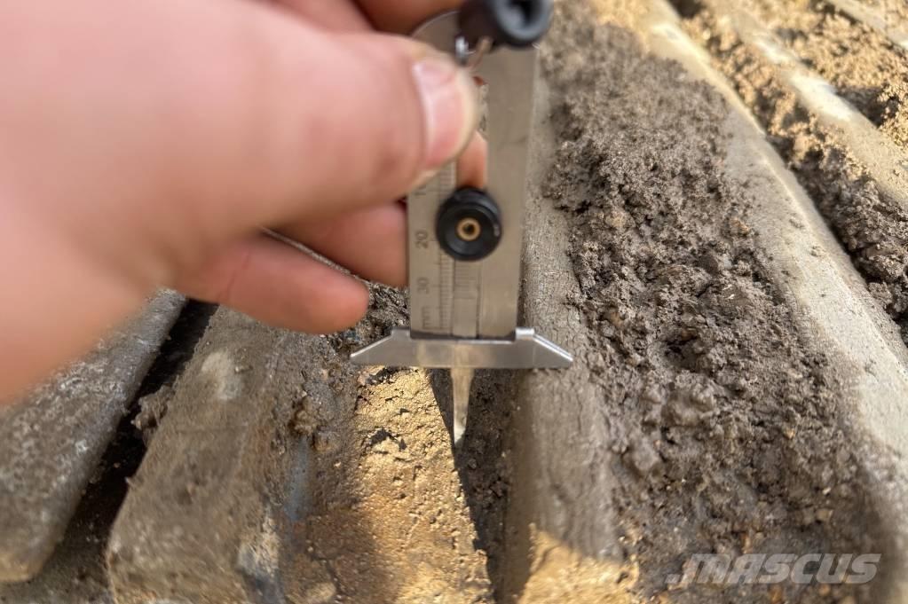 Volvo ECR235EL Гусеничні екскаватори