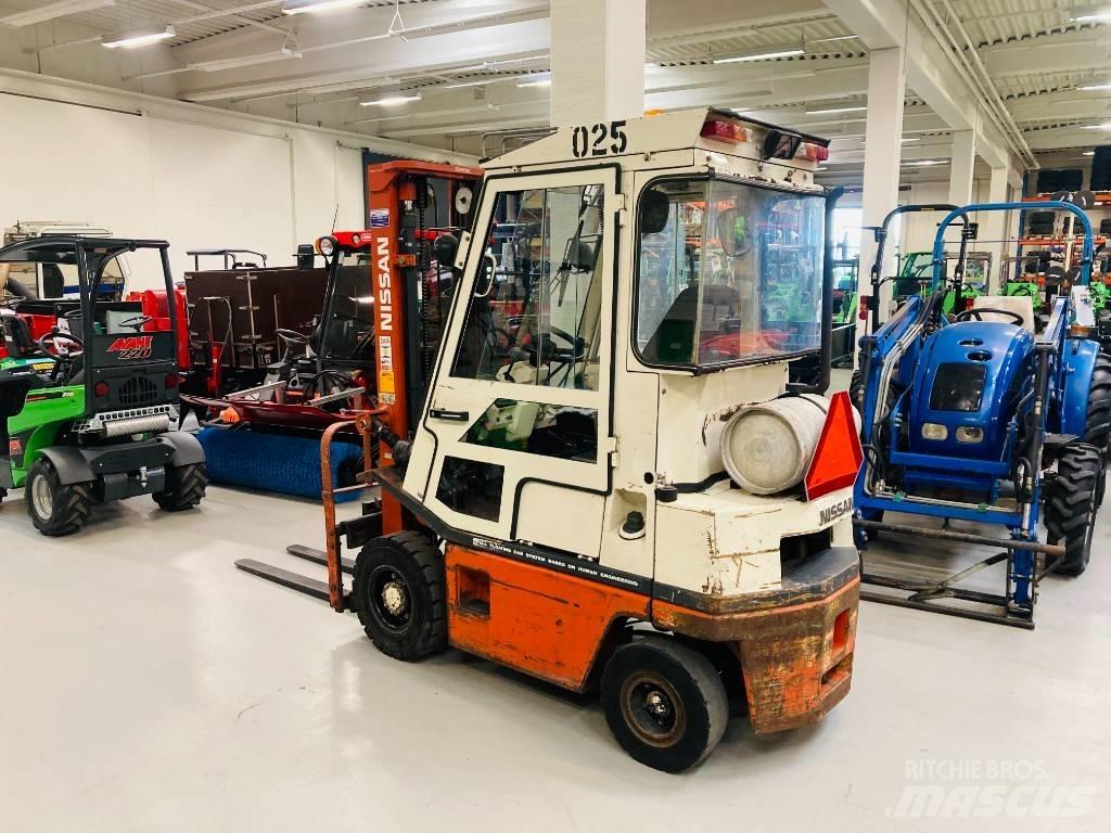 Nissan 25 Газові навантажувачі