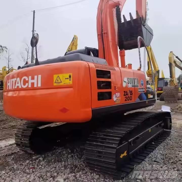 Hitachi ZX200 Гусеничні екскаватори