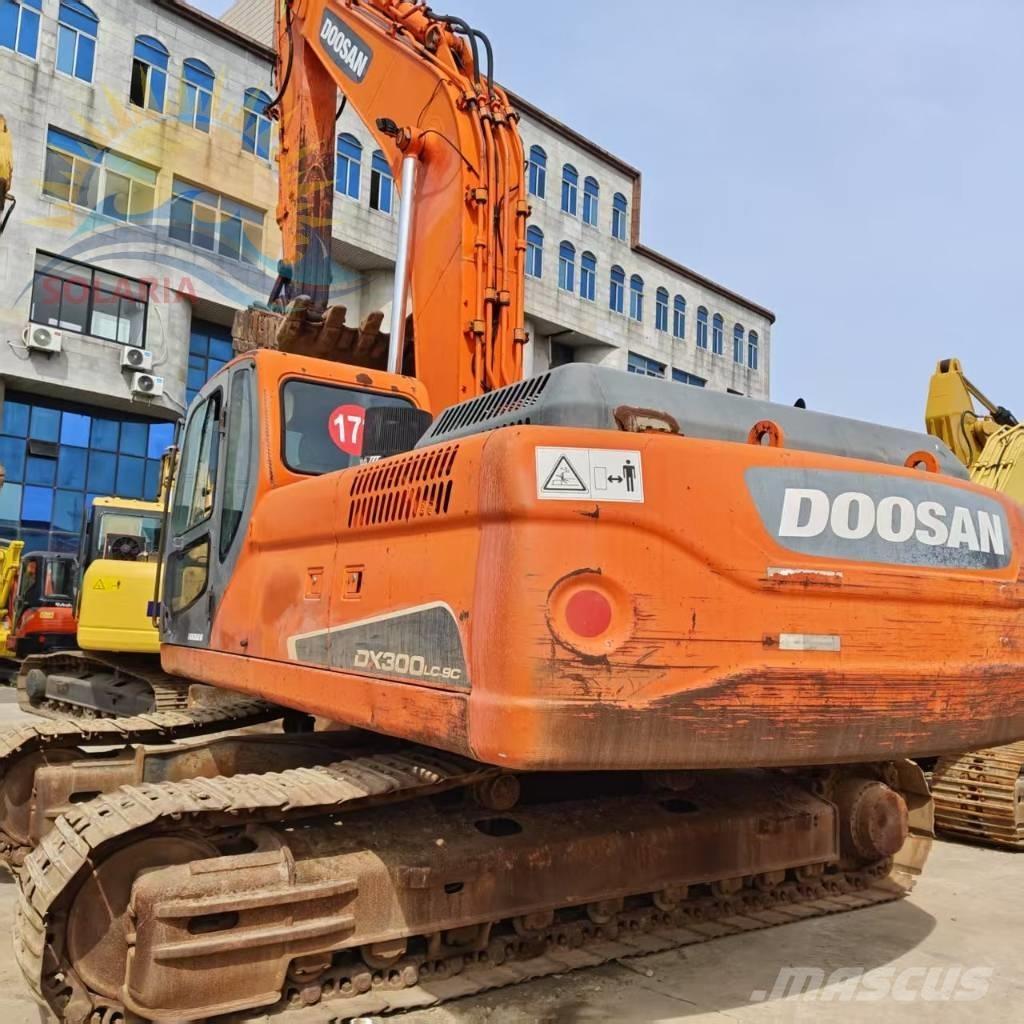 Doosan DX 300 LC Гусеничні екскаватори
