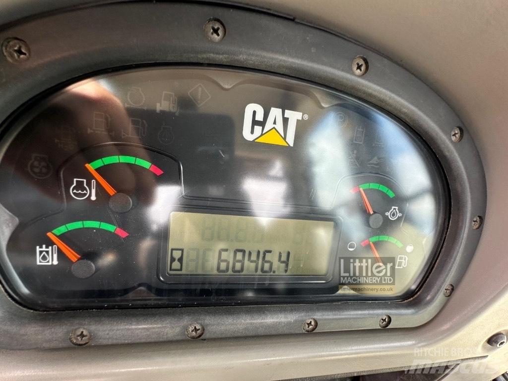 CAT 953D Гусеничні вантажники