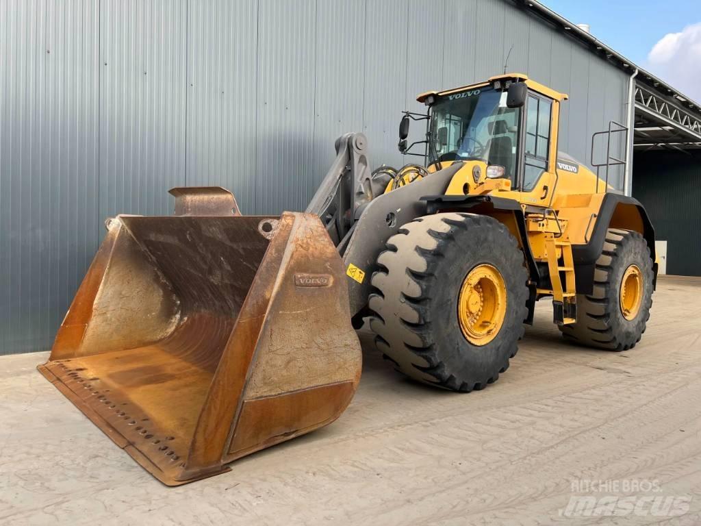 Volvo L220H Фронтальні навантажувачі