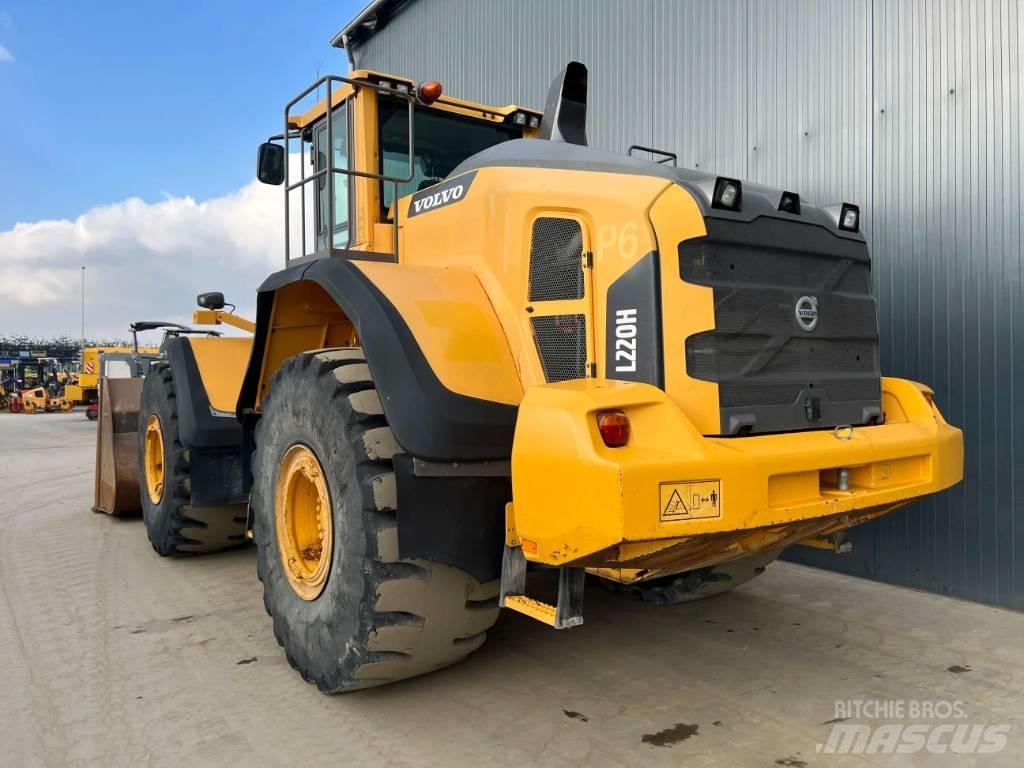 Volvo L220H Фронтальні навантажувачі