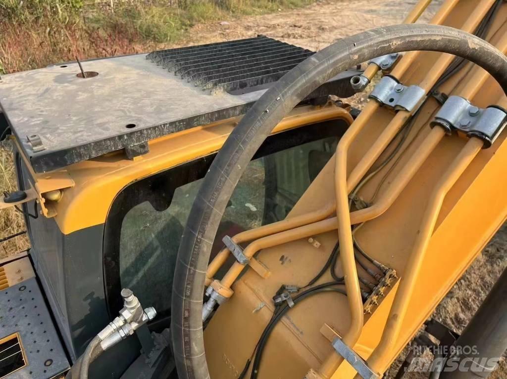 Hyundai Robex 520 VS Гусеничні екскаватори