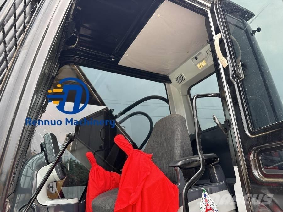 CAT 320 D2L Гусеничні екскаватори