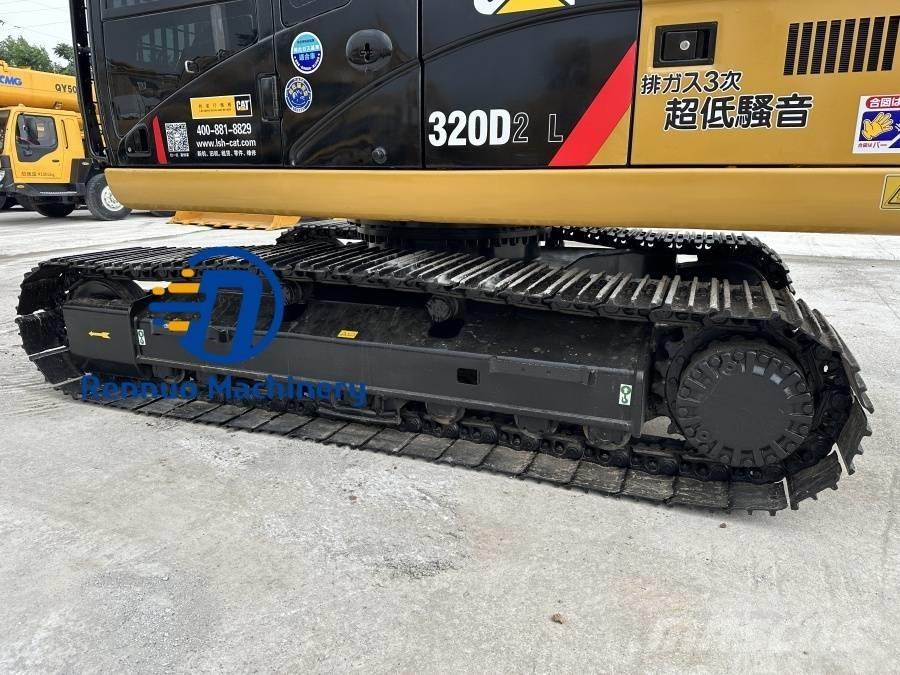 CAT 320 D2L Гусеничні екскаватори