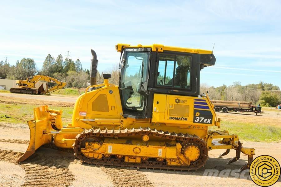 Komatsu D 37 EX Гусеничні бульдозери