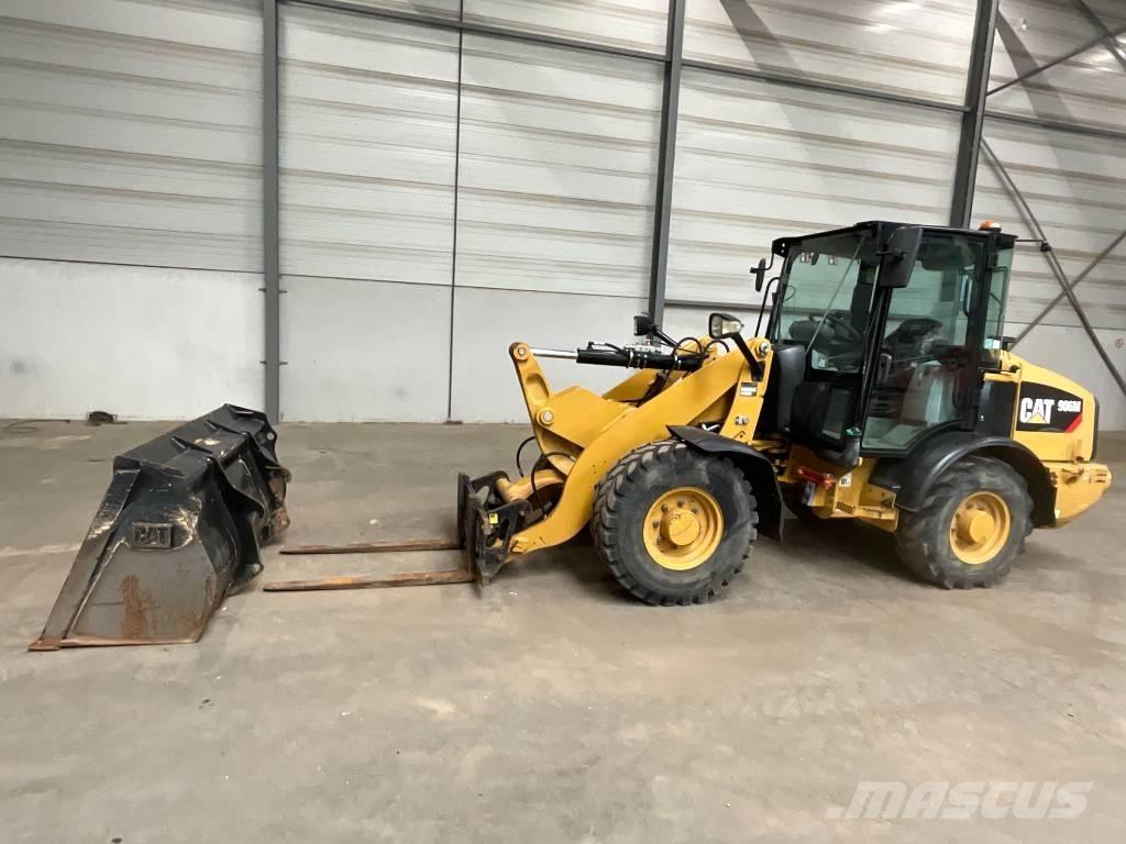 CAT 906 M Фронтальні навантажувачі