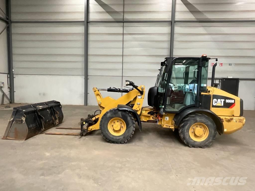CAT 906 M Фронтальні навантажувачі