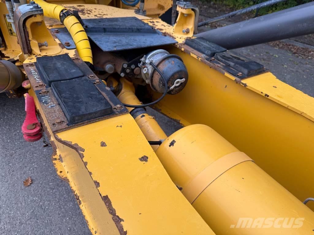 Volvo A 25 D Зчленовані самоскиди