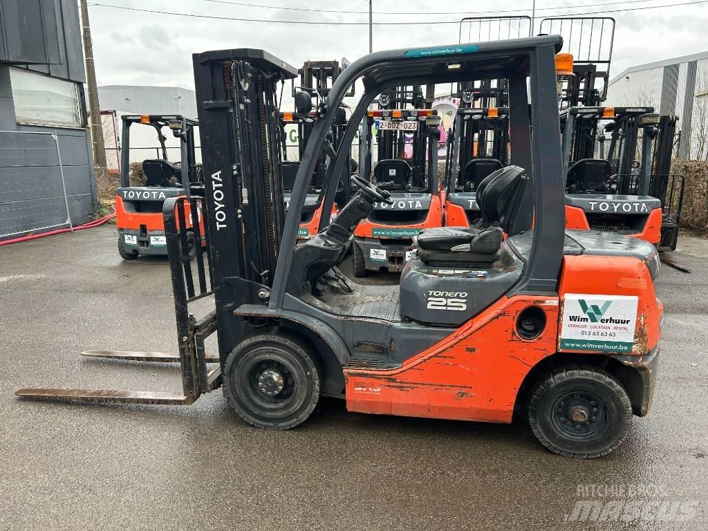 Toyota 02-8 FDF 25 Дизельні навантажувачі