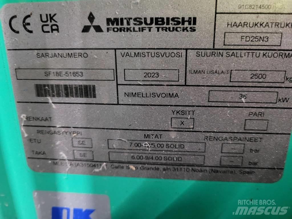 Mitsubishi FD25N3 Дизельні навантажувачі