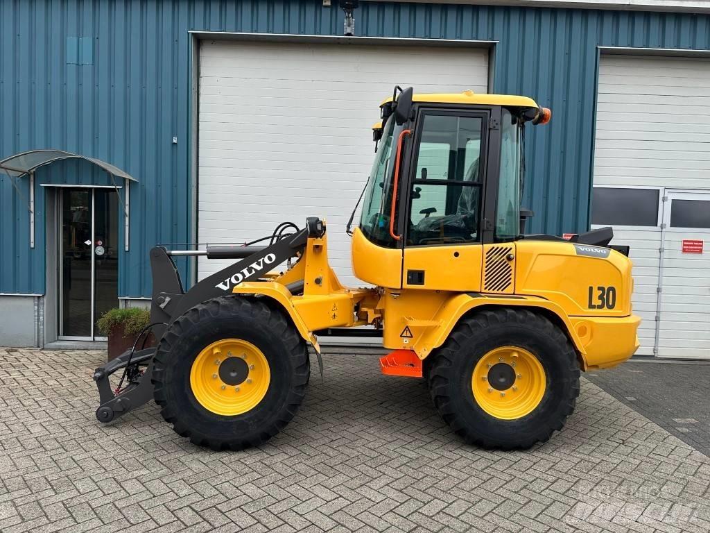 Volvo L30HS Фронтальні навантажувачі