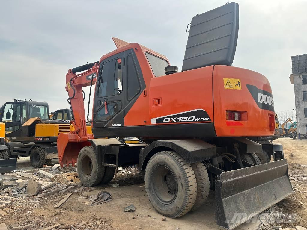 Doosan DH 150 W-7 Колісні екскаватори