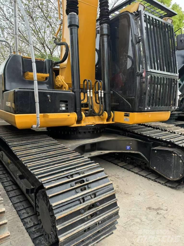 CAT 320 D Гусеничні екскаватори