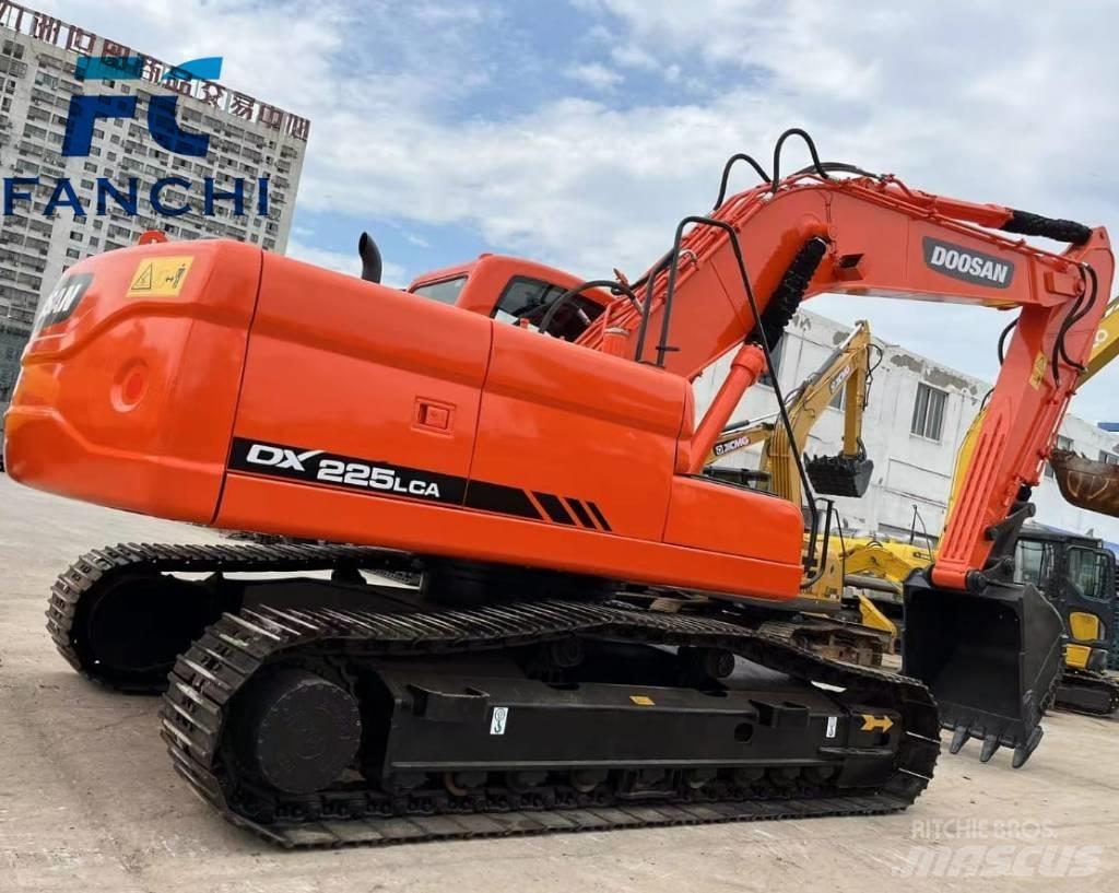 Doosan DX 225 LCA Гусеничні екскаватори