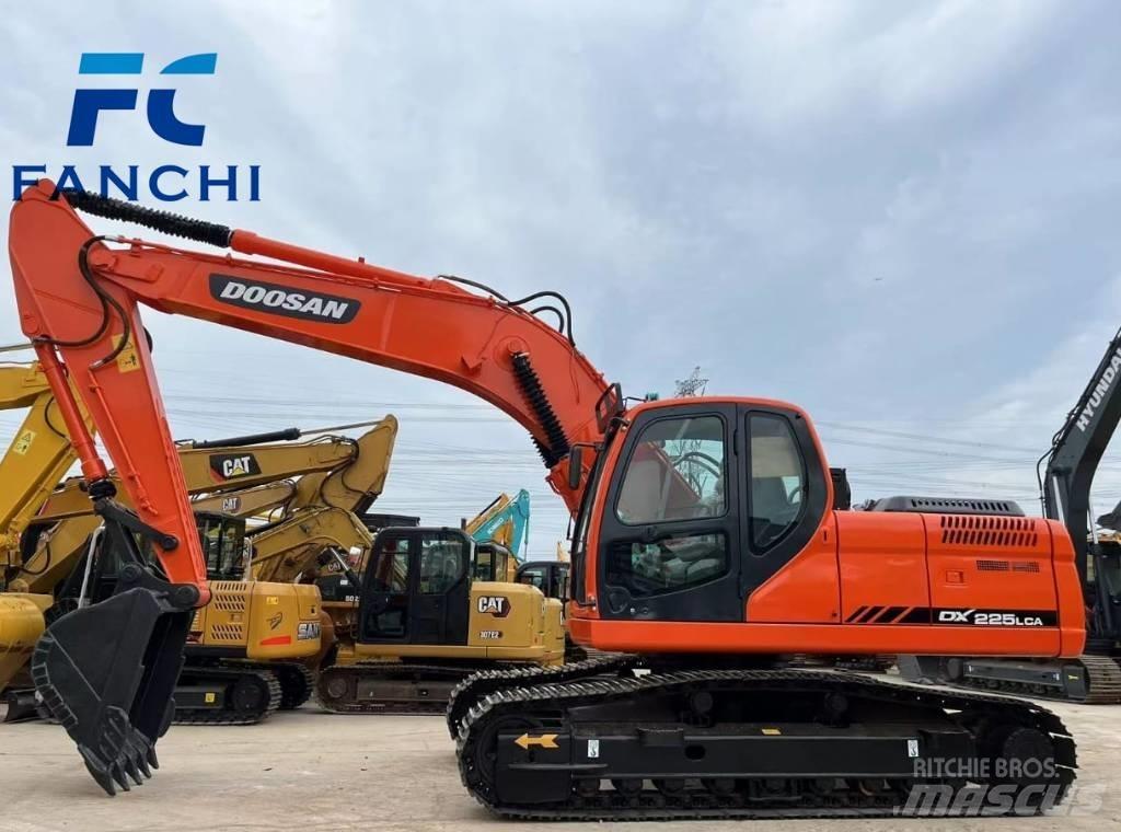 Doosan DX 225 LCA Гусеничні екскаватори