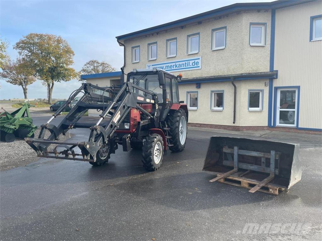 Belarus MTS 820 + FL Трактори