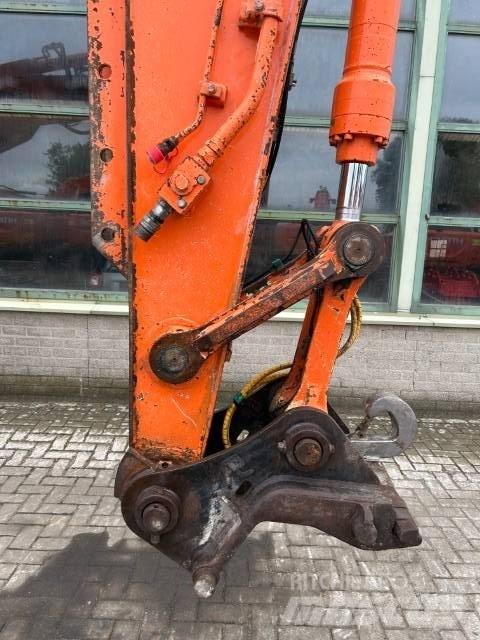 Hitachi ZX 210 LC-3 Гусеничні екскаватори