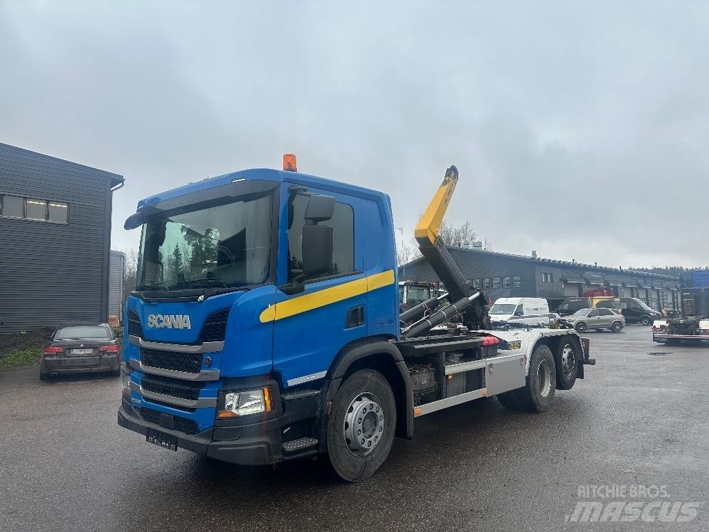 Scania P 360 Вантажівки з гаковим підйомом