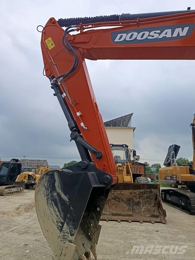Doosan DX 300 LC Гусеничні екскаватори
