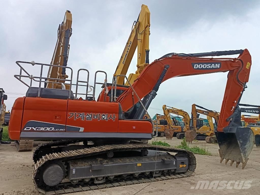 Doosan DX 300 LC Гусеничні екскаватори