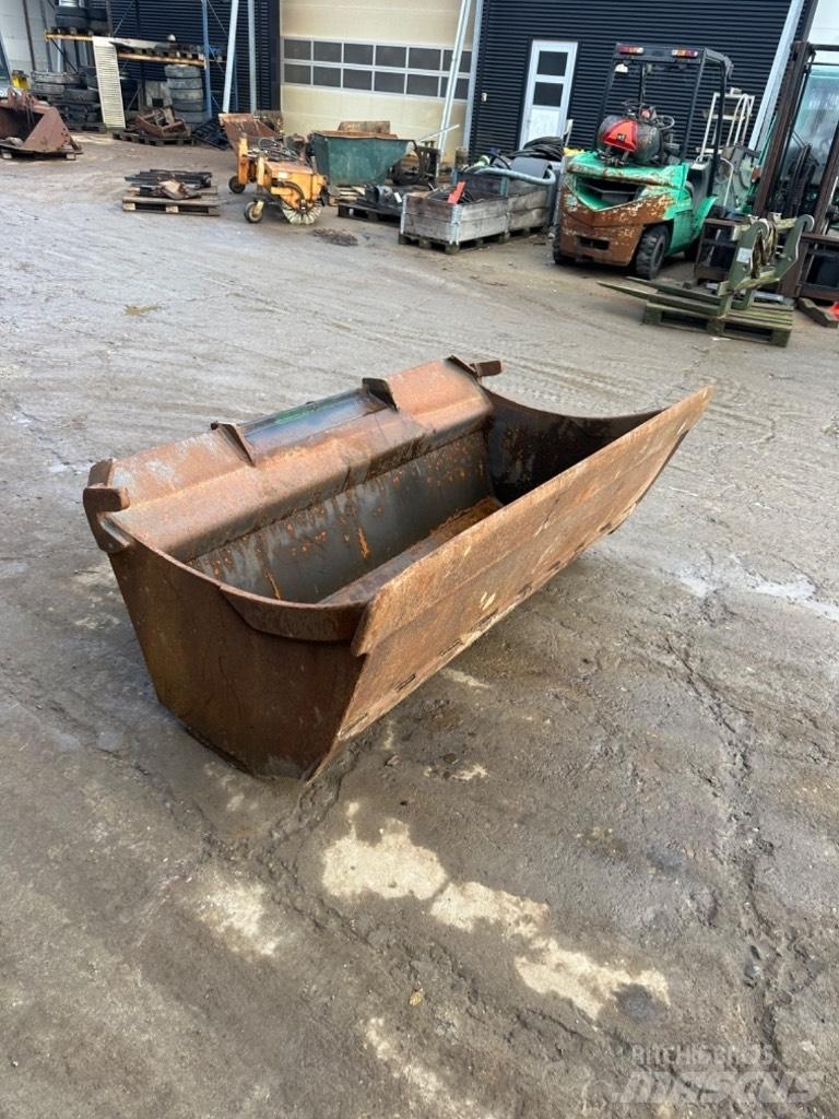  Andet S60 skifte Ковші